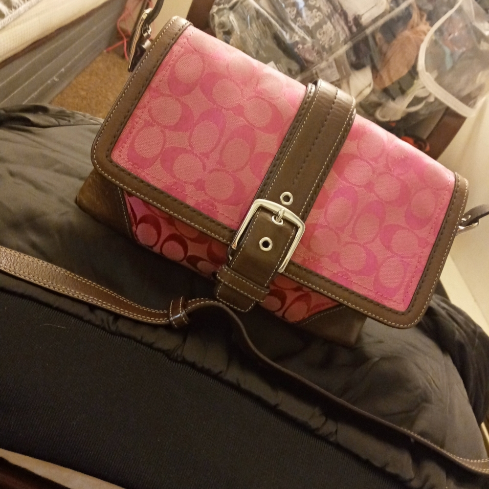 Coach - Picture 6 of 6